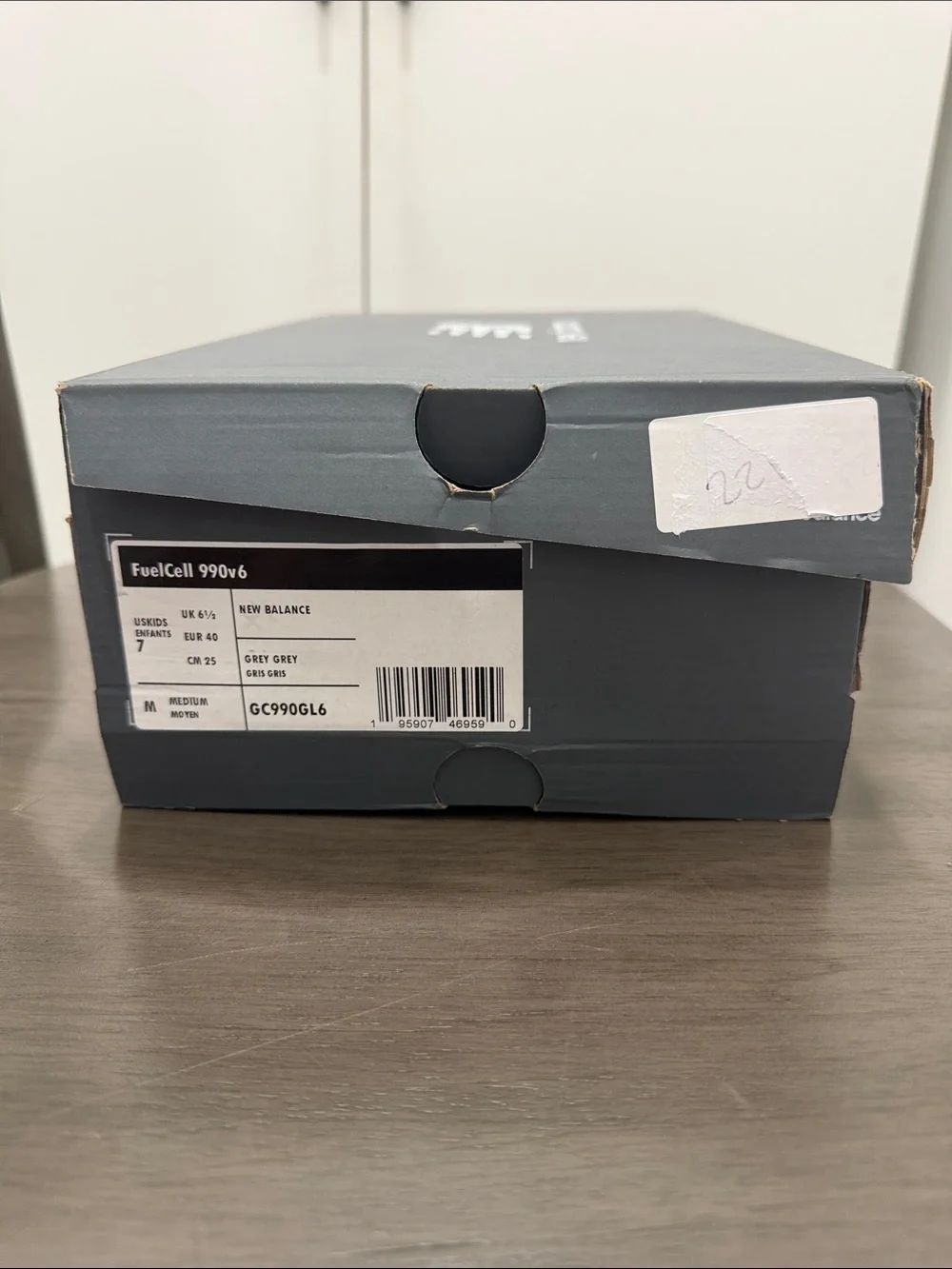 Kids New Balance 990v6 NIB